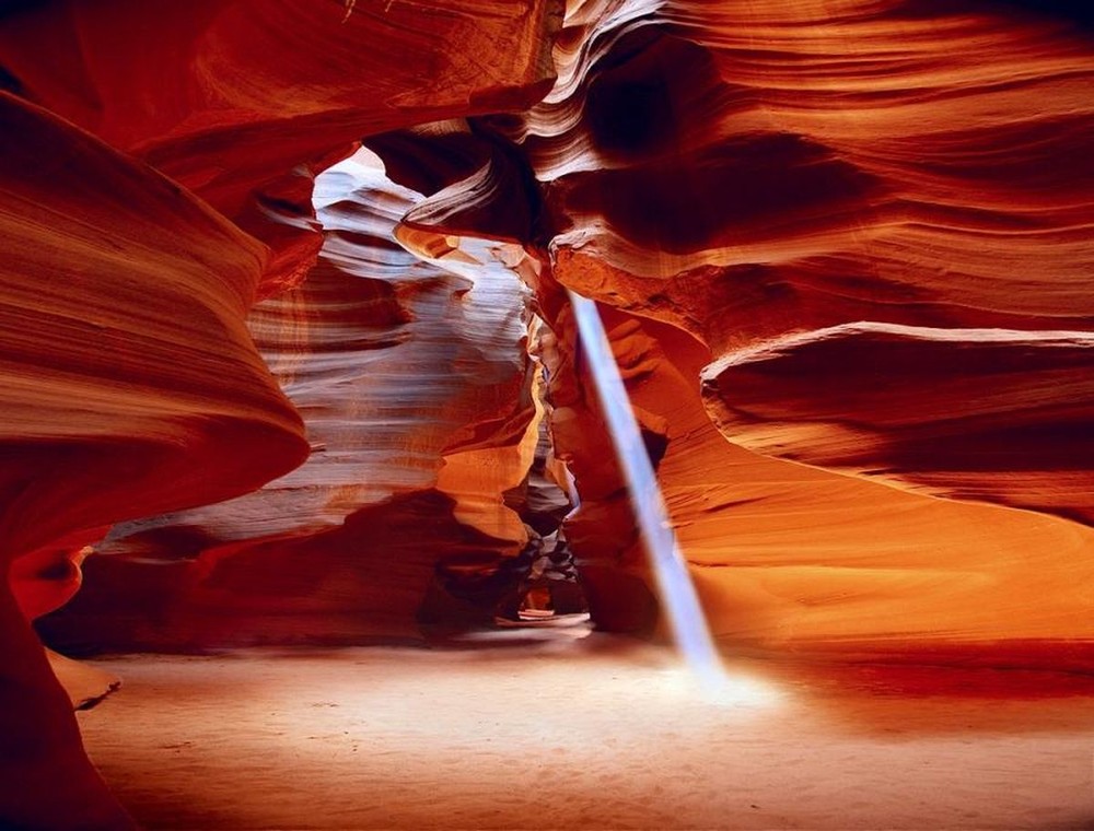 Light beam inside Upper Antelope Canyon
